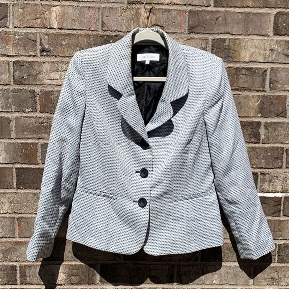 Suit Studio Jackets & Blazers - Take 50% OFF- Suit Studio Gray Structured Blazer with Notched Lapels, Size-10
